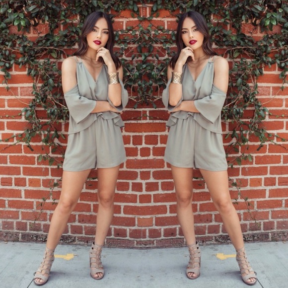 off the shoulder romper - Picture 3 of 3